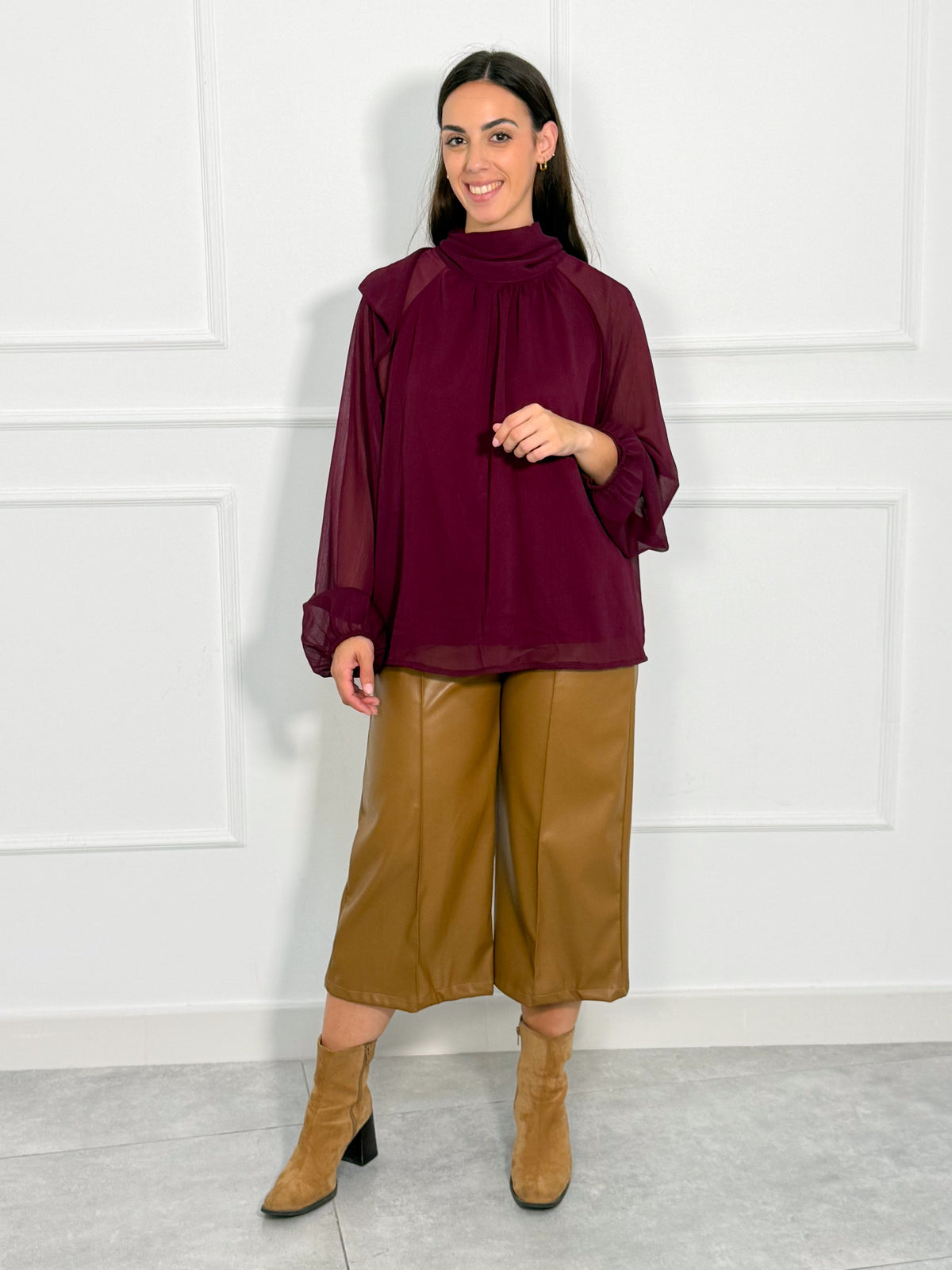 Blusa de Gasa de Cuello Alto con Lazada en la Espalda | Pamplona