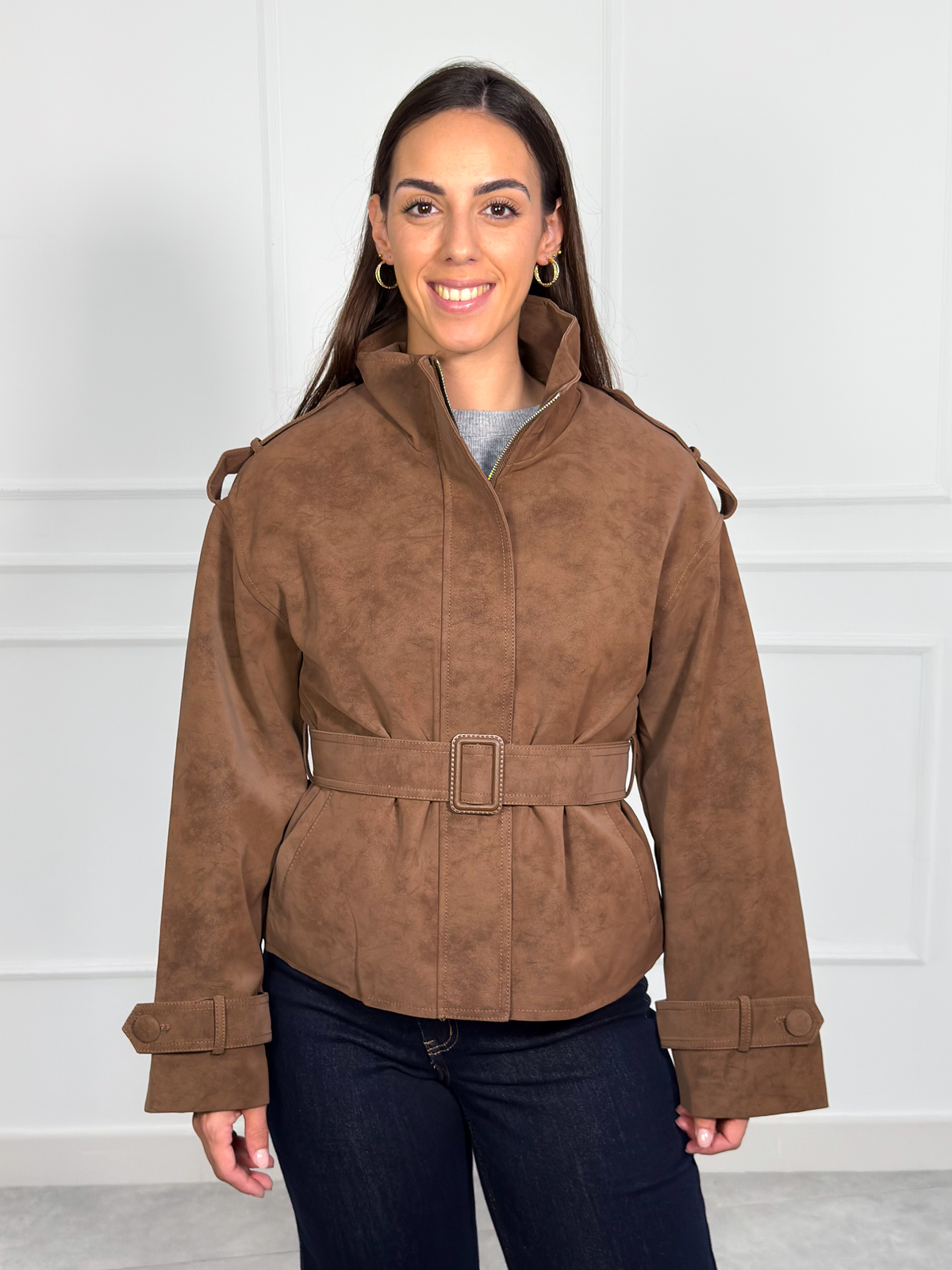 Chaqueta Corta Efecto Ante con Cinturón Camel | Amalfi
