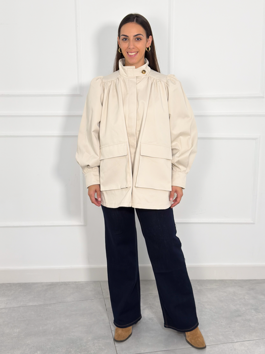 Chaqueta Oversize Beige de Cuello Alto con Bolsillos | Trento