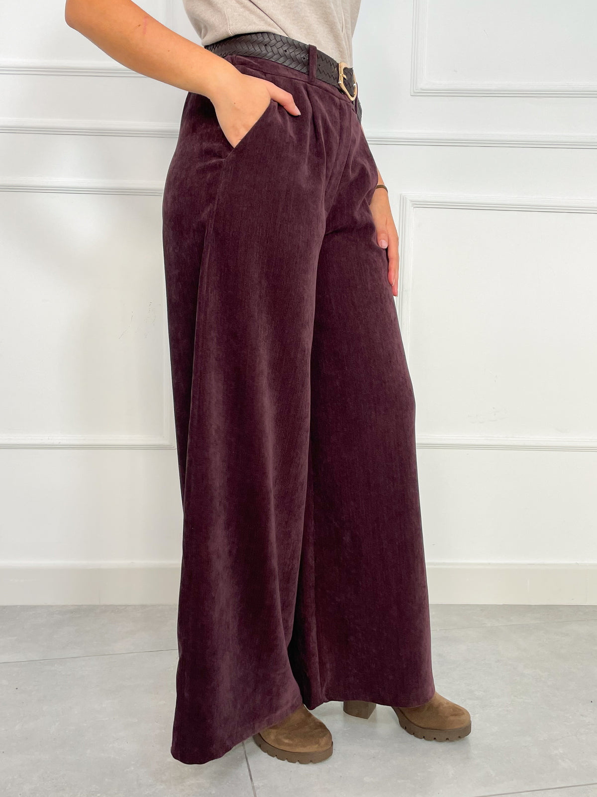 Pantalón Ancho de Pinzas de Tiro Alto | Zagreb