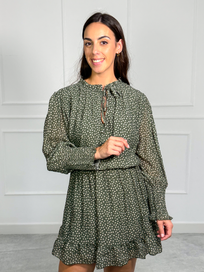 Vestido Corto de Lunares con Manga Larga y Volante | Portofino